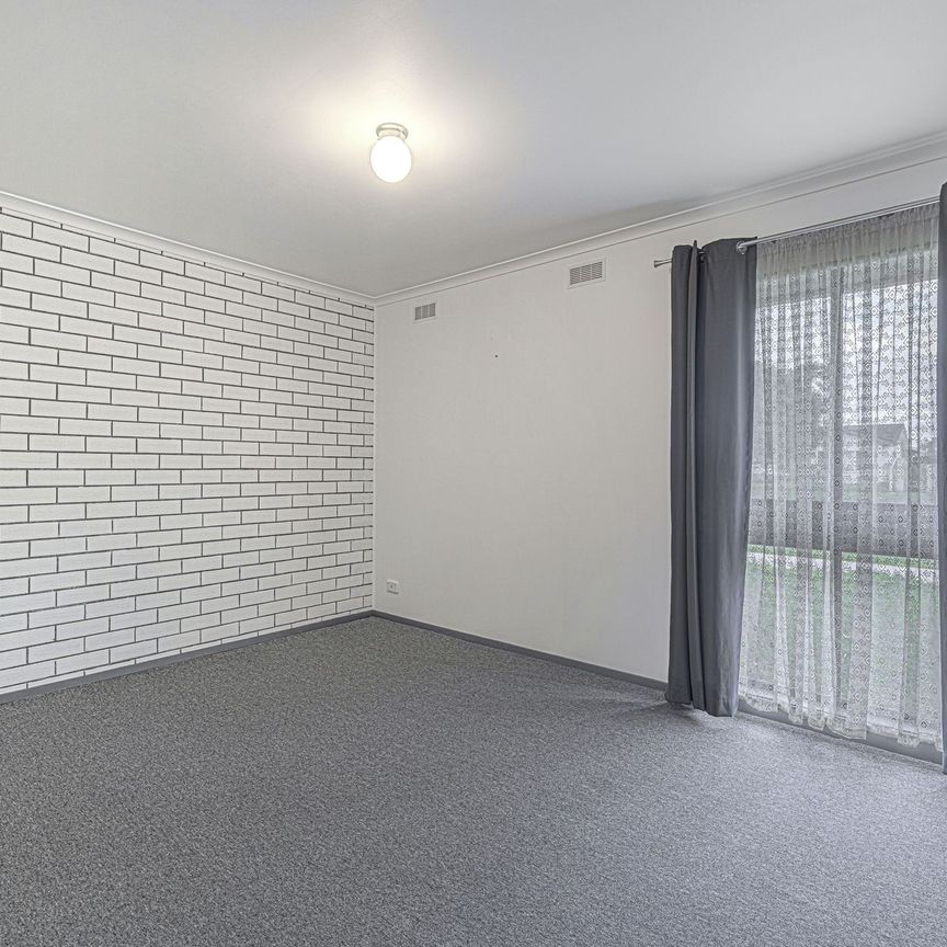 Neat As a Pin! - Photo 1