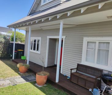 Charming 5 bedrooms at Bucklands Beach - Photo 6