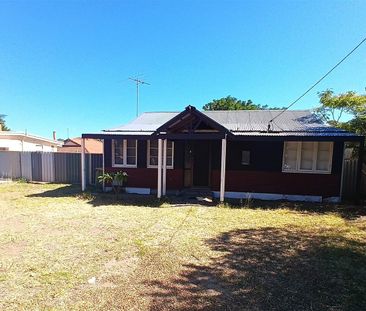Central Mandurah Character Home - Photo 6