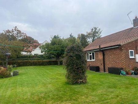 2 bedroom bungalow to rent - Photo 2