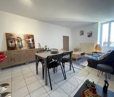 Location Appartement 3 pièces 60m² LE MAY SUR EVRE 49122 - Photo 1