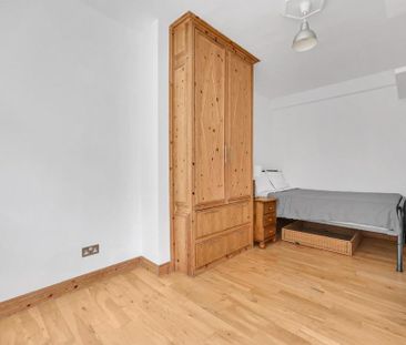3 bedroom flat to rent - Photo 5
