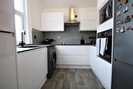 2 bedroom flat to rent - Photo 3
