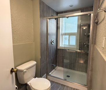 For Lease - 58 Centre Avenue, Toronto, Ontario - Photo 2