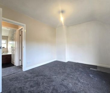 2 bedroom end of terrace house to rent - Photo 3