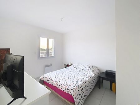 Location Appartement 3 pièces 70m² LAGORD 17140 - Photo 4