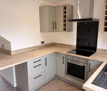 2 bedroom semi-detached house to rent - Photo 5