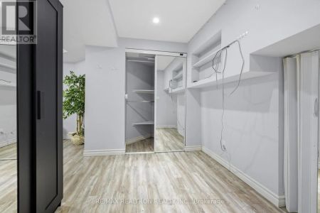 3 RADWELL CRESCENT - Photo 3