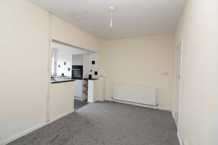 2 bedroom semi-detached house to rent - Photo 2