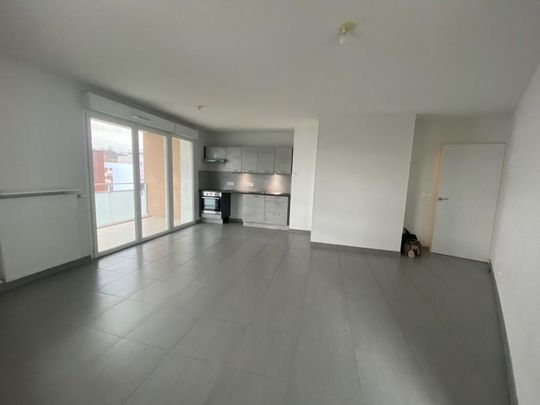 Location Appartement 3 pièces 65m² BARBERAZ 73000 - Photo 1