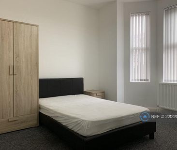 1 bedroom in a house share to rent - Photo 2