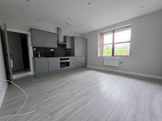 Coronation Road, Basingstoke, RG21 - Photo 1