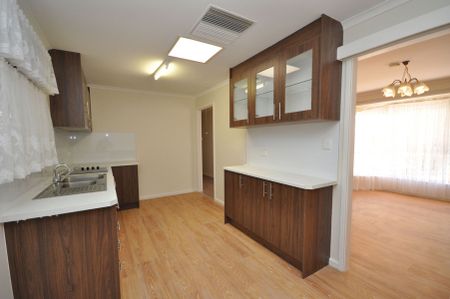 10 Butler Crescent, Port Augusta West - Photo 5