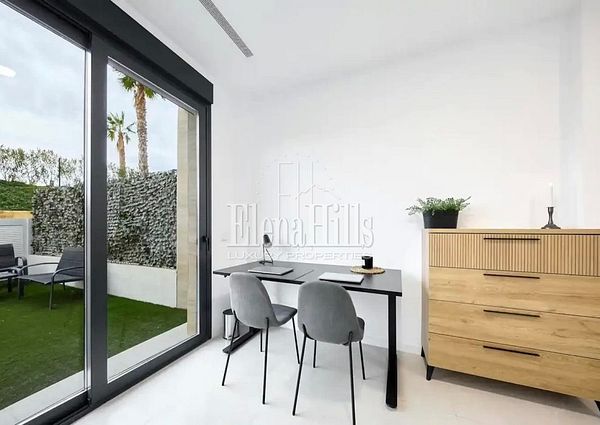 Furnished ground floor duplex apartment with 2 independent entrances in Finestrat, Alicante, Costa Blanca