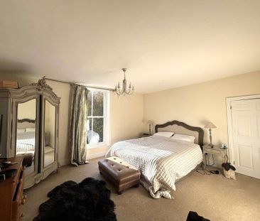 4 Bedroom Detached Farmhouse with outbuildings and stabling - Photo 4