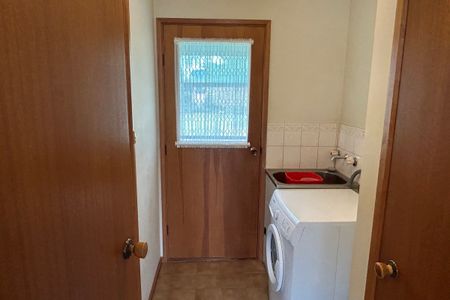 3 BEDROOM- CENTRAL LOCATION - Photo 3