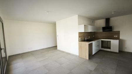 Location Appartement 2 pièces 48m² ANNECY 74370 - Photo 5