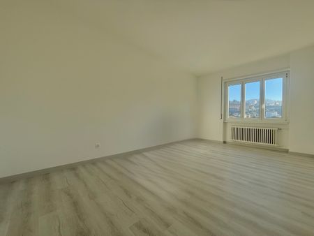 Ampio 4.5 locali ristrutturato a Chiasso - Foto 2