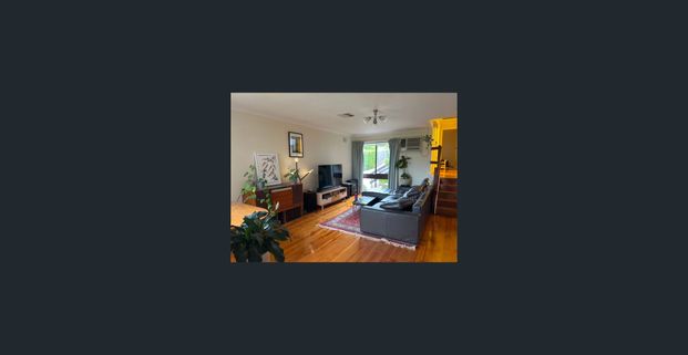 *** 3 Bdrm ~ 2 Bath ~ Dbl Garage ~ Polished Floorboards ~ Mountain Views ~ Ducted Heating - Photo 1