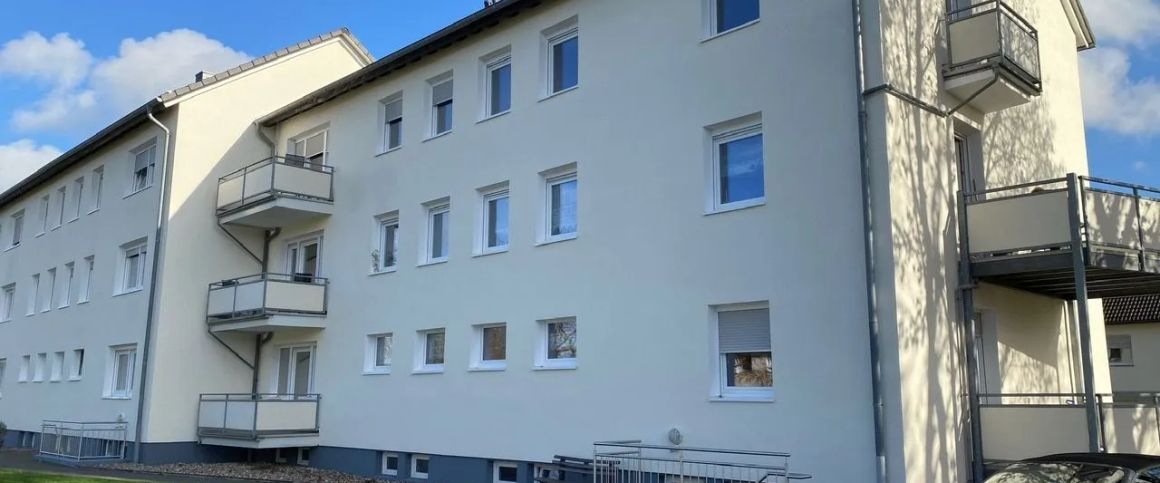 3 Zimmerwohnung mit Balkon in beliebter Wohnlage- kernsaniert - Photo 1