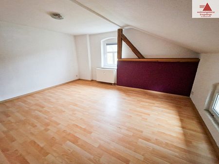 Gemütliche Dachgeschosswohnung in Thalheim ab sofort zu mieten!! - Photo 3