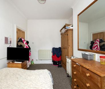 3 bedroom flat to rent - Photo 2