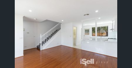 3 Bedroom Townhouse in Dandenong - Photo 2