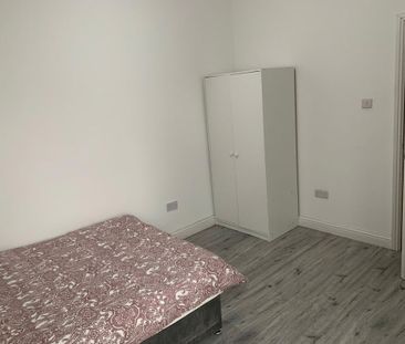 1 bedroom in a house share to rent - Photo 6