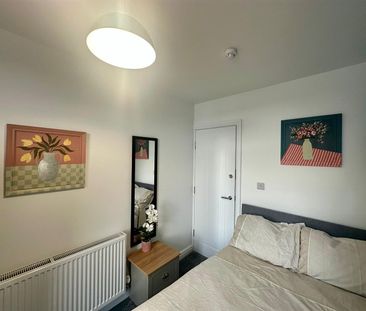 1 bed house share to rent in Derby Street, Colne, BB8 - Photo 1