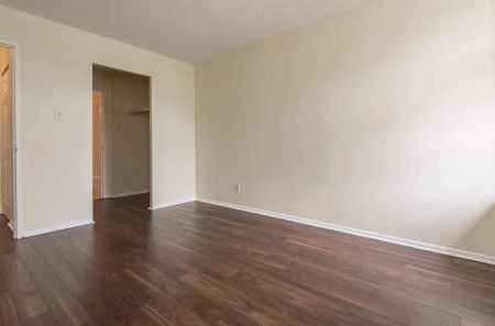 2176 Blossom Drive — 2 bedroom apartment - Photo 2