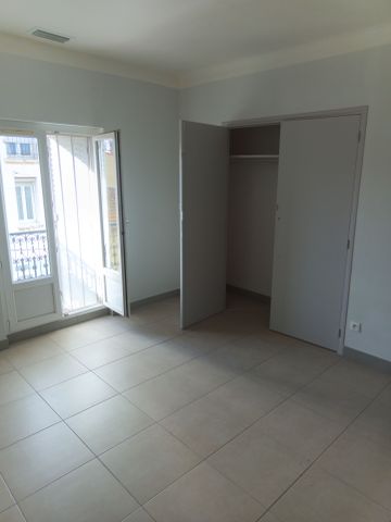 Location Appartement 4 pièces 97m² CUXAC D AUDE 11590 - Photo 3