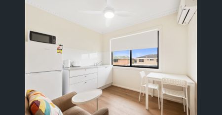 300m to Garden City Busway - Photo 2