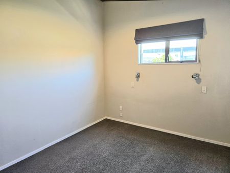 Lovely Home in Oxford Terrace - Photo 4