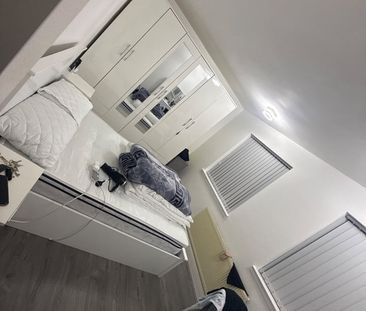 2 Bed Maisonette, Birmingham, B8 - Photo 2