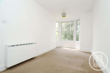 Marine Parade, Lowestoft, NR33 - Photo 2