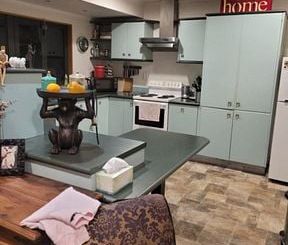 Charming Raumati 3BR Home with stunning seaviews - Photo 4