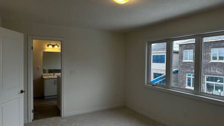 For Lease - 7 Phoenix Boulevard, Barrie, Ontario - Photo 5