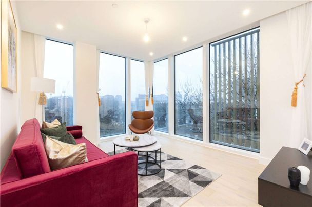 A modern fourth floor apartment featuring two bedrooms and two bathrooms, located close to King's Cross. - Photo 1