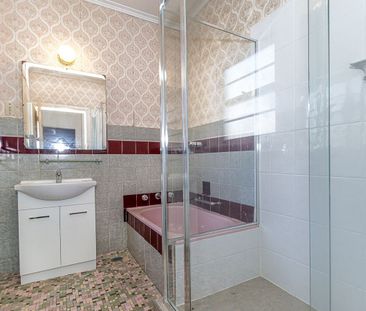 CENTRAL HOME! - Photo 5