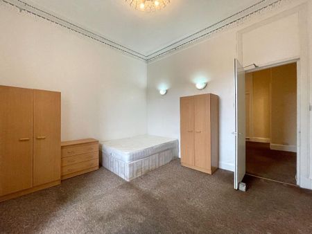 4 bedroom flat to rent - Photo 4