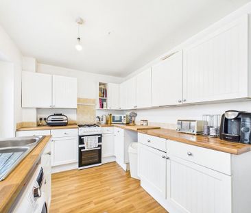 3 bedroom end of terrace house to rent - Photo 5