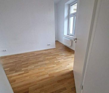 2-Zimmerwohnung mit Balkon u. EBK zu vermieten - Foto 4