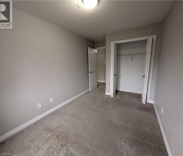 510 BANFFSHIRE Crescent, Kitchener, Ontario, N2R1W7 - Photo 3