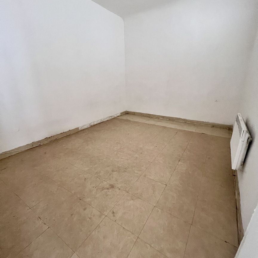 Appartement 2 pièces 34m2 MARSEILLE 3EME 465 euros - Photo 1