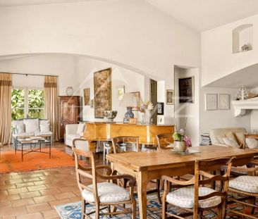 Tourrettes-sur-Loup - Villa provençale avec vue mer - Photo 2