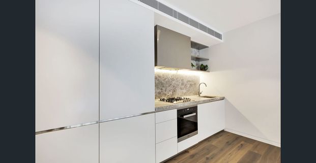 "Essence" A stunning near new one-bedroom apartment + parking - Photo 1