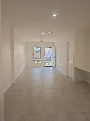 WALER HEIGHTS - BRAND NEW LUXURY TOWNHOUSES**ONE WEEK FREE RENT** - Photo 1