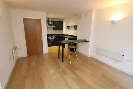 Waterloo Court, Leeds City Centre, LS10 1QN - Photo 3