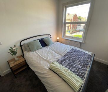 1 bedroom in a house share to rent - Photo 2