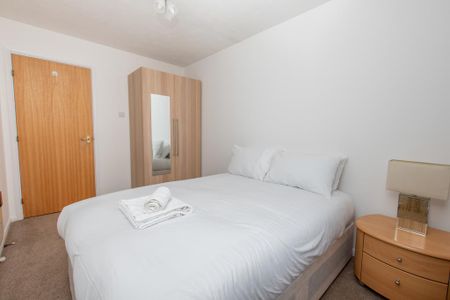 2 bedroom flat to rent - Photo 3